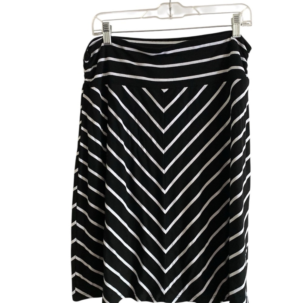 Faded Glory black and white striped skirt